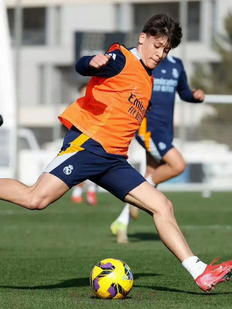 马卡:居莱尔正逐渐陷入边缘化 重要比赛均未获机会 马卡:居莱尔正逐渐陷入边缘化 重要比赛均未获机会